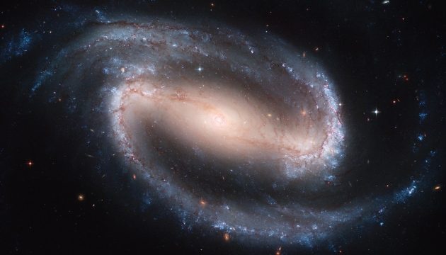 04-20ngc130020spiral20galaxy20hs-2005-01-a-full_jpg-3727908