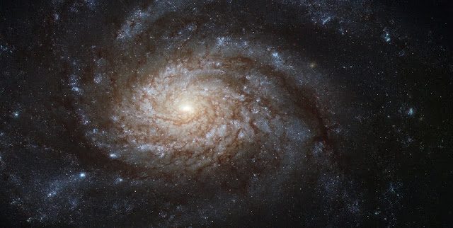 ngc_3810_2528captured_by_the_hubble_space_telescope25292b252812529-4701370