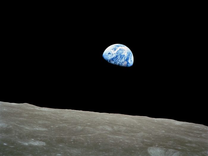 001-earthrise-7296859