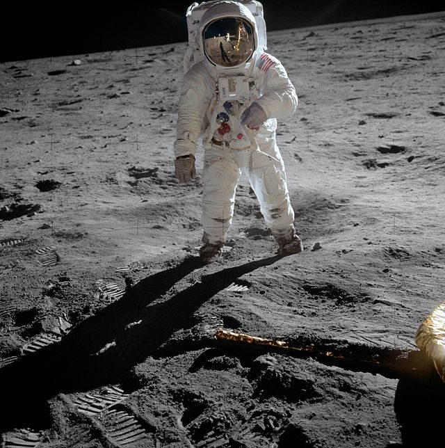 640px-aldrin_apollo_11_original-7006102