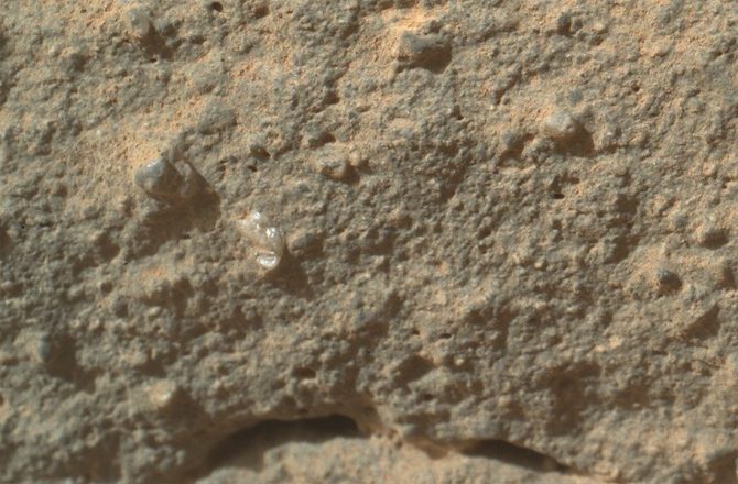 mars-pareidolia-02-670x440-130530-8140220