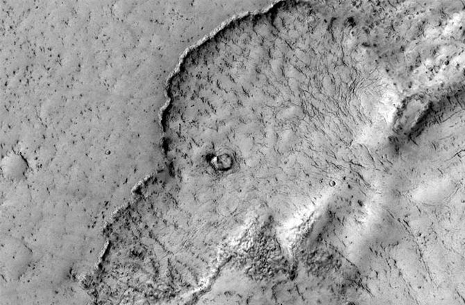 mars-pareidolia-05-670x440-130530-2383350