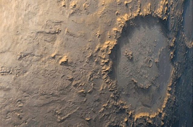 mars-pareidolia-09-670x440-130530-4904878