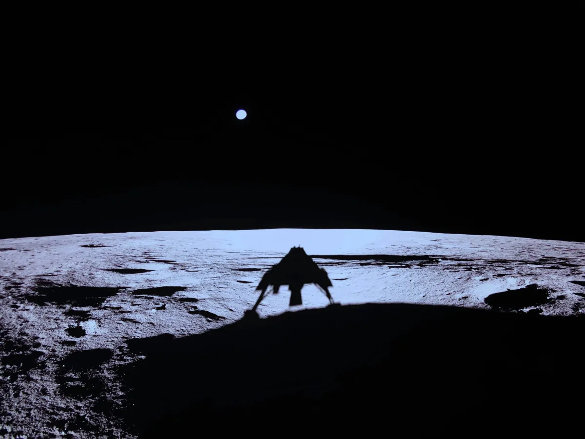 blue-ghost-1-lander