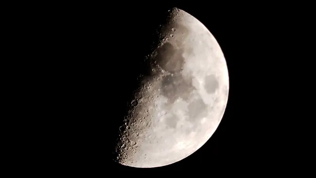 first-quarter-moon